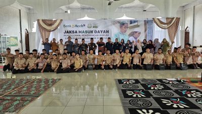 Jaksa Edukasi Santri di Dayah Bustanul Ulum Pinang.