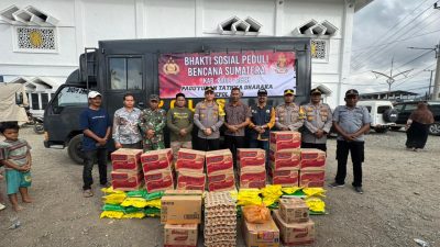 Kapolres Pidie Salurkan Bantuan Sembako Dari Akpol 2005 Untuk Warga Terdampak Banjir di Pidie.
