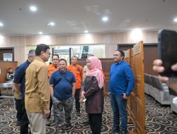 Gubernur Jatim Serahkan Bantuan Rp 3,8 Miliar untuk Penanganan Bencana Hidrometeorologi Aceh.