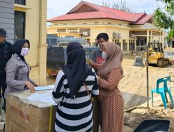 Polres Aceh Tamiang Tetap Layani Masyarakat Meski Mako Berlumpur Akibat Banjir.