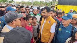 Mualem Kembali Kunjungi Aceh Tamiang Bersama Tim Medis dari Malaysia.