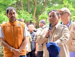 Mualem Bersama Presiden Prabowo Tinjau Dampak Banjir di Aceh Tamiang, Aceh Tengah dan Bener Meriah. 