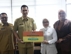 Sekda Aceh Terima Bantuan Pemkot Palu untuk Korban Banjir di Aceh. 