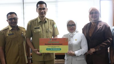 Sekda Aceh Terima Bantuan Pemkot Palu untuk Korban Banjir di Aceh. 