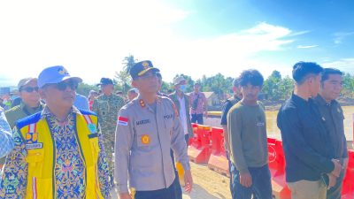 Kapolda Dampingi Wapres Gibran Tinjau Lokasi Banjir Bandang di Pidie Jaya. 