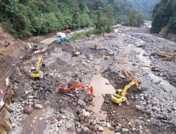 PT Hutama Karya Perkuat Akai Tanggal Bencana Sumatera. 
