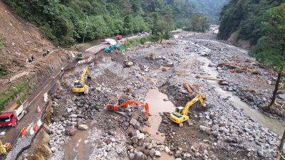 PT Hutama Karya Perkuat Akai Tanggal Bencana Sumatera. 