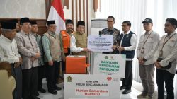Pemerintah Aceh Terima Bantuan Kementerian Agama untuk Penanganan Dampak Banjir dan Longsor. 