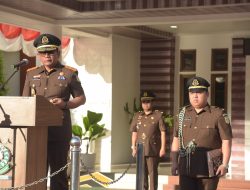 Kejati Aceh Sematkan PIN WBK Pada Peringati Hari Bela Negara ke-77.