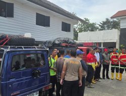 Mualem Lepas 10 Mobil Offroad Bawa Sembako ke Daerah Terisolasi di Gayo Lues. 