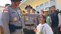 Kapolda Aceh Hibur Anak-Anak di Posko Pengungsian Pasca Kepanikan Gunung Burni Telong. 