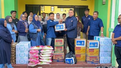 Ketua DPW NasDem Aceh Serahkan Bantuan Bagi Mahasiswa Korban Terdampak Banjir dan Longsor di Banda Aceh.