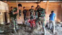 Prajurit Yonif TP 856/SBS bersihkan rumah Warga di Aceh Tengah.