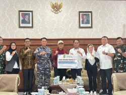 Wagub Terima Bantuan Solidaritas Lintas Daerah Sulsel, Bone dan Batam Sebesar Rp 10,3 Miliar. 