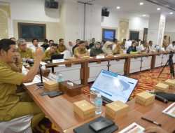 Sekda Aceh Gelar Rapat Dengan Para Dunia Usaha Untuk Dukung Tanggap Darurat Bencana. 