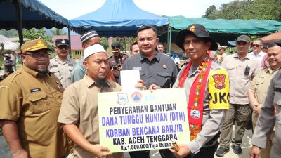 Kapolda Aceh Serahkan 300 Kasur untuk Korban Bencana di Ketambe. 