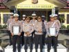 Kapolres Serahkan Tanda Kehormatan Satya Lancana Pengabdian Kepada 22 Personel.