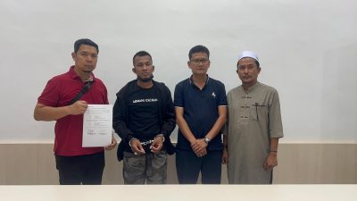 Tim Tabur Kejati Aceh Berhasil Mengamankan DPO Kejari Bireuen.