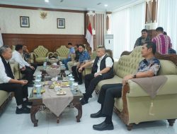 Sekda Aceh Sambut Menko Pangan dan Dua Menteri di Bandara SIM.