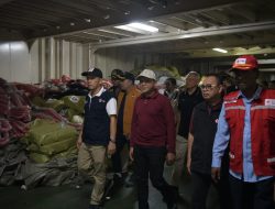 Wagub Aceh Terima Bantuan Kemanusiaan PMI di Pelabuhan Krueng Geukuh Aceh Utara.