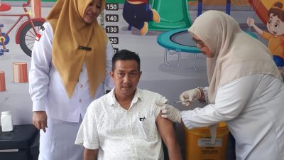 Puskesmas Ulee Kareng Lakukan Vaksinasi Bagi 101 JCH.