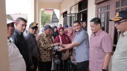 Wakil Walikota Afdhal Serahkan Bantuan Daging Meugang Bagi Disabilitas.