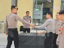 Kapolda Aceh Peragakan Ilmu Bela Diri kepada Ratusan Personel Ditsamapta. 