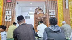 Rektor UIN Ar-Raniry Sampaikan Ceramah Malam Tarawih Perdana di Kampus. 
