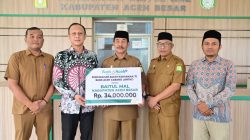 Wabup Aceh Besar Apresiasi Upaya Bank Aceh Cabang Jantho Serahkan Zakat ke Baitul Mal. 