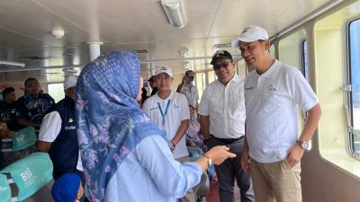 Sekda Aceh Sapa Pemudik di KMP Aceh Hebat 2 Tujuan Sabang.