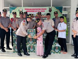 Siswa SIP Angkatan 55 Polda Aceh Salurkan Puluhan Paket Bansos ke Rumah Yatim. 