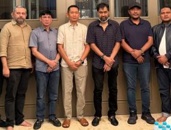 Mualem Kunjungi Warga Aceh Korban di Polda Metro Jaya. 