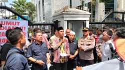 Petani Sumut Geruduk DPRD dan Mapolda Laporkan Bawang Impor Ilegal. 