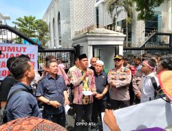 Petani Sumut Geruduk DPRD dan Mapolda Laporkan Bawang Impor Ilegal. 