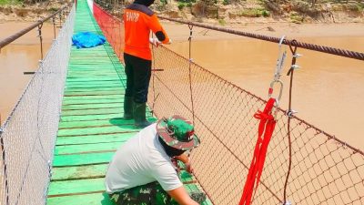TNI Percepat Pembangunan Infrastruktur Jembatan Gantung Perintis Garuda di Tamiang.