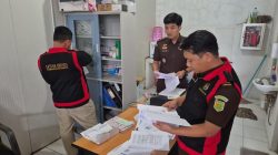 Kejati Aceh Geledah dan Sita Barang Bukti Dugaan Korupsi Pengolahan dan Perdagangan Ikan Unit Simeulue. 