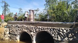 TNI dan Warga Percepat Pembangunan Dua Jembatan ARMCO di Aceh Selatan.
