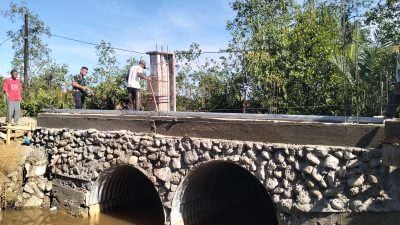 TNI dan Warga Percepat Pembangunan Dua Jembatan ARMCO di Aceh Selatan.
