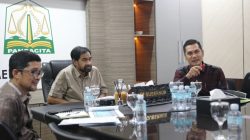 Mualem Pimpin Rapat Bersama Sekda dan Dinkes Bahas Validasi Data JKA.