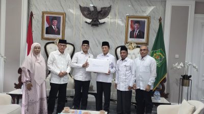 Rektor UIN Ar-Raniry Serahkan Berkas 4 Calon Rektor ke Menteri Agama. 