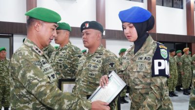Pangdam IM Berikan Penghargaan dan KPLB Kepada Prajurit Berprestasi. 