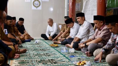 Sekda Hadiri Takziah ke Rumah Duka Pemred Harian Serambi Indonesia di Sigli. . 
