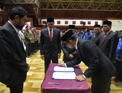 Mualem Lantik 248 Kepala SMA, SMK dan SLB se-Aceh. 
