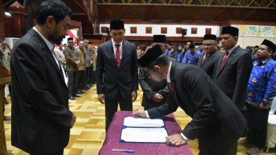 Mualem Lantik 248 Kepala SMA, SMK dan SLB se-Aceh. 