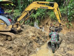 TMMD ke-129 Kodim 0107/Aceh Selatan Pasang Horong-Gorong Pada Jalan Desa Kemumu Sebrang.