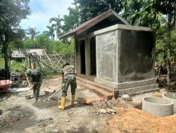 Satgas TMMD ke-129 Kebut Pemasangan Septic Tank dan MCK di Dayah Blang Cot. 