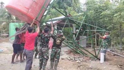 Satgas TMMD ke-129 Pasang Tower dan Tandon Air di Dayah Lhok Panah. 