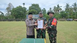 Dansatgas TMMD ke-129 Kodim 0102/Pidie Bersama Bupati Tanda Tangani Naskah Serah Terima, Seluruh Sasaran Rampung 100 Persen. 