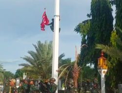 TNI turunkan bendera Bulan Bintang di Masjid Raya Baiturrahman Banda Aceh. 