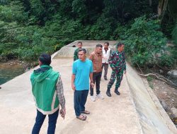 Kodim 0101 Bersama Ketua DPRK Tinjau Sumber Mata Air Pucok Krueng Lhoknga. 